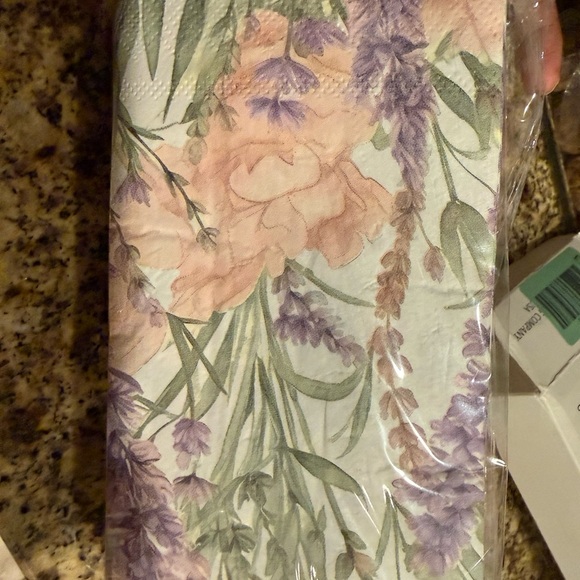 Wrapaholic 50Pcs Purple Lavender Floral Guest disposable paper Napkins - 3-Ply - Picture 3 of 5